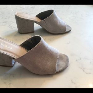 Maurice’s Gray Slip ons Size 7